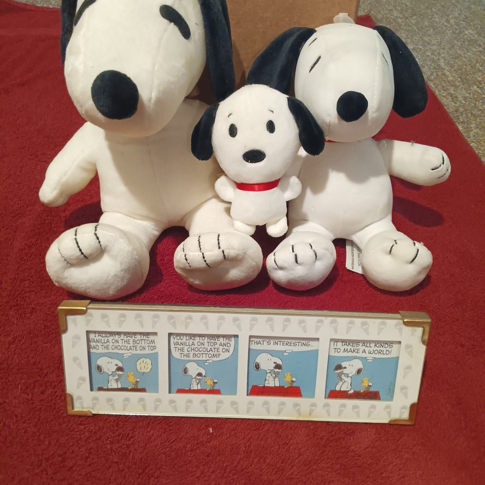 Snoopy Stuffed Animal Set - Black and White